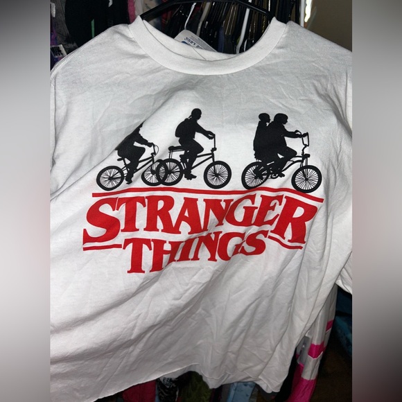 Stranger Things T-shirt size extra large crop top style - Picture 3 of 3